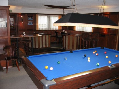 Foto: Billard-Caf&amp;eacute; College